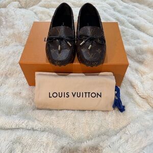 Never Worn Louis Vuitton Dark Brown Monogram Loafers